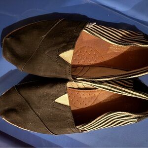 Toms size 7